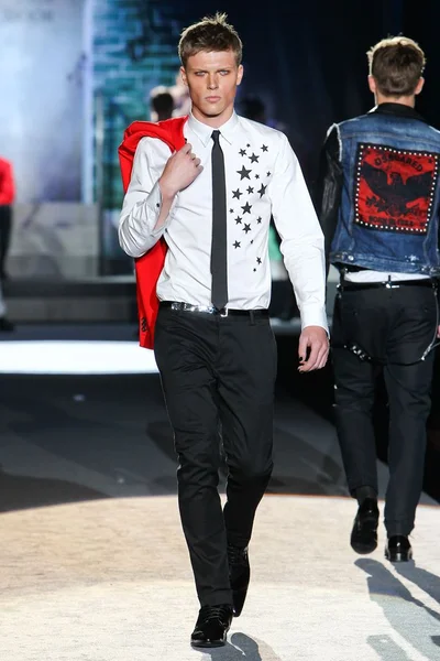 Look 36